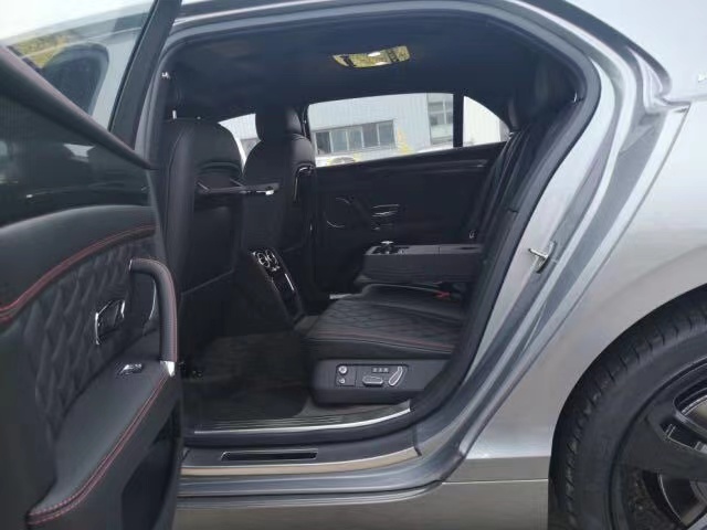 18款賓利飛馳V8S 港口現(xiàn)車特價僅售246萬