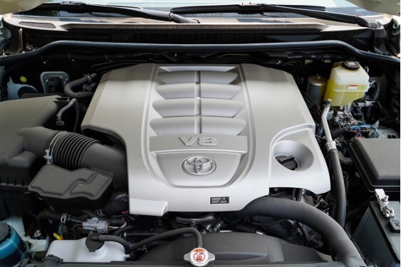 駕駛輔助多達(dá)9種的酷路澤大V8到底好在哪？