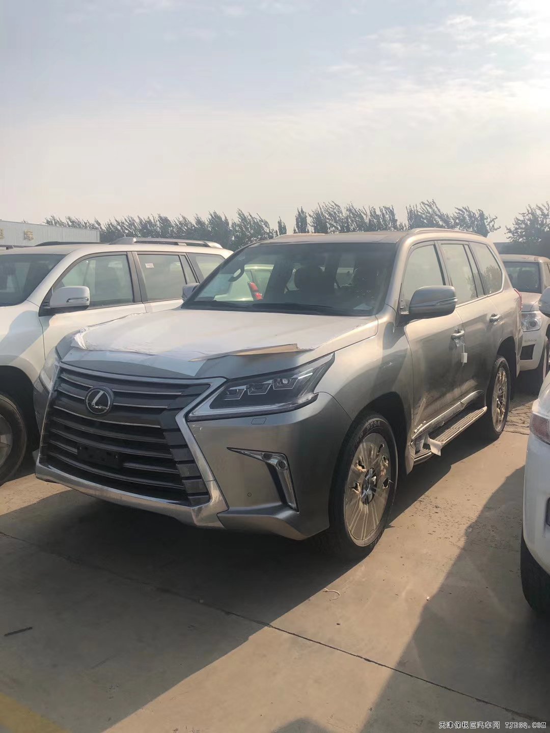 全國唯一超音速鈦銀LX570，港口現(xiàn)車！最后一臺！