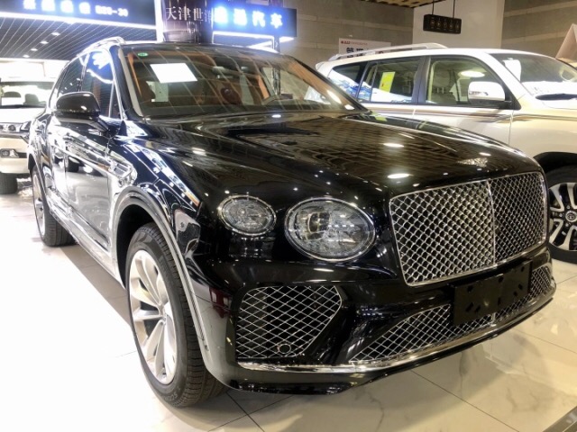 國六21款賓利添越4.0T 港口現(xiàn)車直售全國特惠330萬
