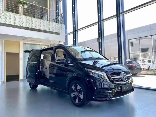20款奔馳V260L加長版 國六現(xiàn)車全國上牌隨時提車價優(yōu)