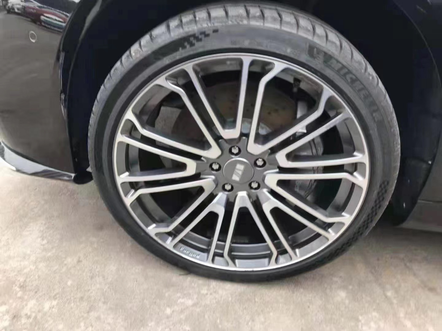 20款奔馳S450L四驅(qū)英颯改裝版 21輪港口國六現(xiàn)車僅售118.8萬