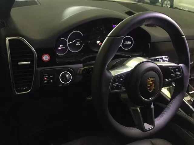 20款保時(shí)捷卡宴3.0T 國六預(yù)售港口現(xiàn)車特價(jià)90萬