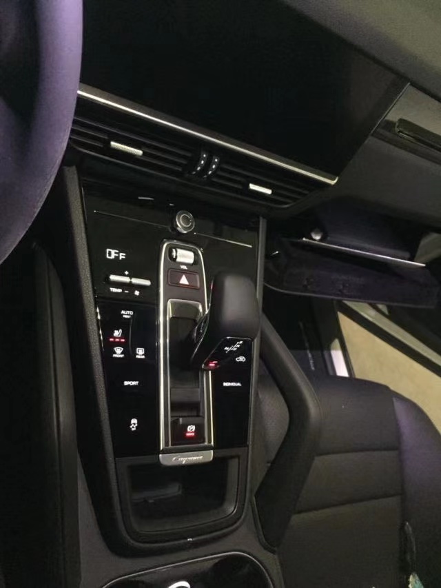 20款保時(shí)捷卡宴3.0T 國六預(yù)售港口現(xiàn)車特價(jià)90萬