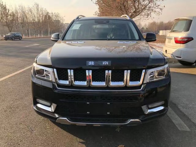 北汽BJ90奔馳整車同平臺(tái)進(jìn)口組裝 八缸4.0 六缸3.0全部現(xiàn)車
