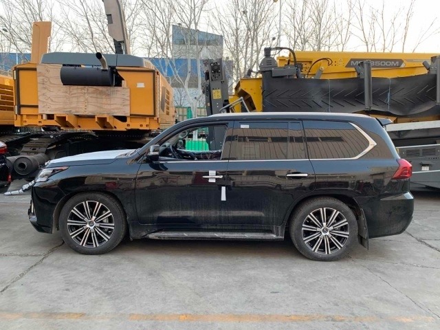 20款雷克薩斯LX570加版頂配 港口國(guó)六現(xiàn)車特價(jià)一臺(tái)213萬(wàn)