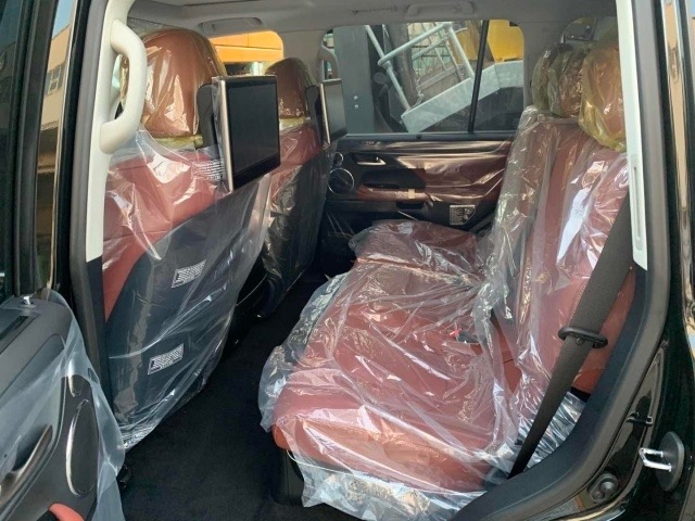 20款雷克薩斯LX570加版頂配 港口國(guó)六現(xiàn)車特價(jià)一臺(tái)213萬(wàn)