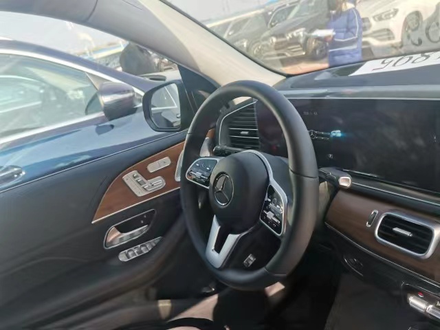 20款奔馳GLE450墨西哥版標配 港口現(xiàn)車國六預售特價75.5萬