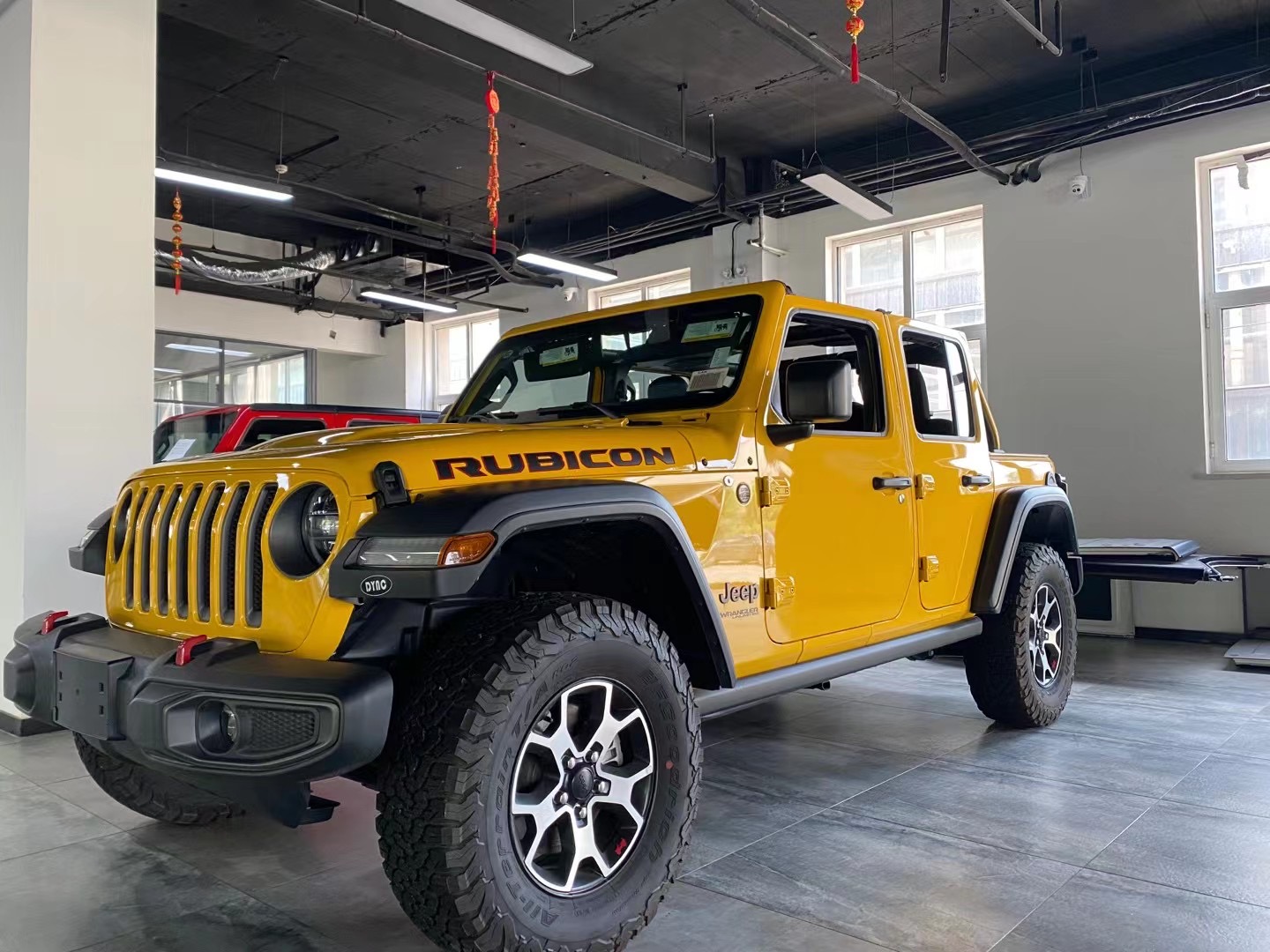 22款加版 JEEP撒哈拉現(xiàn)車(chē) 顏色配置齊全   秒殺特價(jià)中