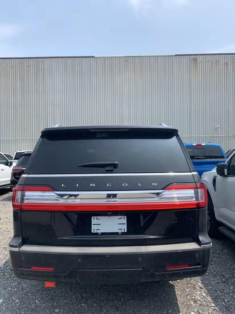 2020款林肯領(lǐng)航員3.5T   天津港現(xiàn)車特價(jià)127萬