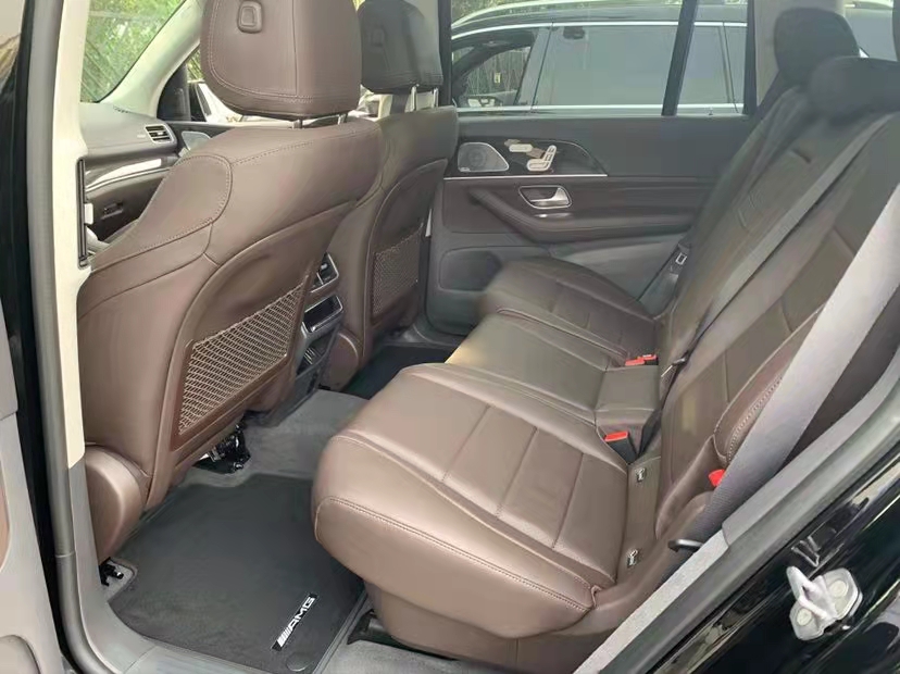 2021款奔馳GLS450  天津港保稅區(qū)現(xiàn)車特價鉅惠
