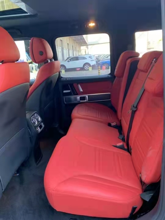 2020款奔馳G550  天津港保稅區(qū)現(xiàn)車隨時提