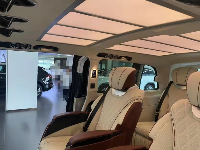 2021款奔馳 威霆商務(wù)7座  天津港保稅區(qū)現(xiàn)車隨時提