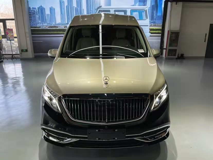 20款奔馳v260L高頂雙色限量版  天津港隨時提車價優(yōu)