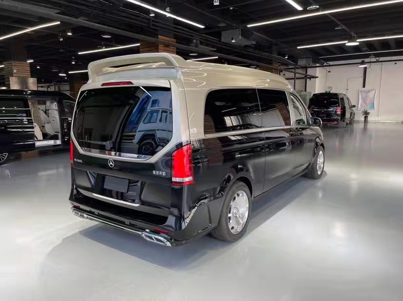 20款奔馳v260L高頂雙色限量版  天津港隨時提車價優(yōu)