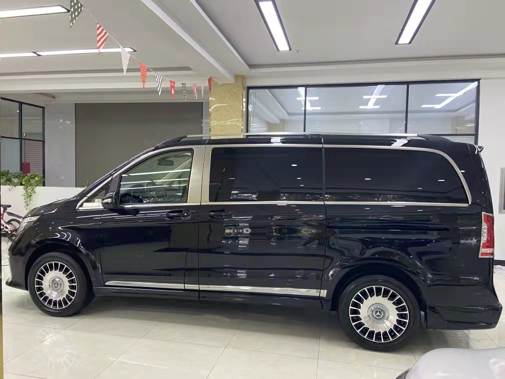 21款奔馳邁巴赫商務(wù)V260國六 天津港保稅區(qū)現(xiàn)車隨時提