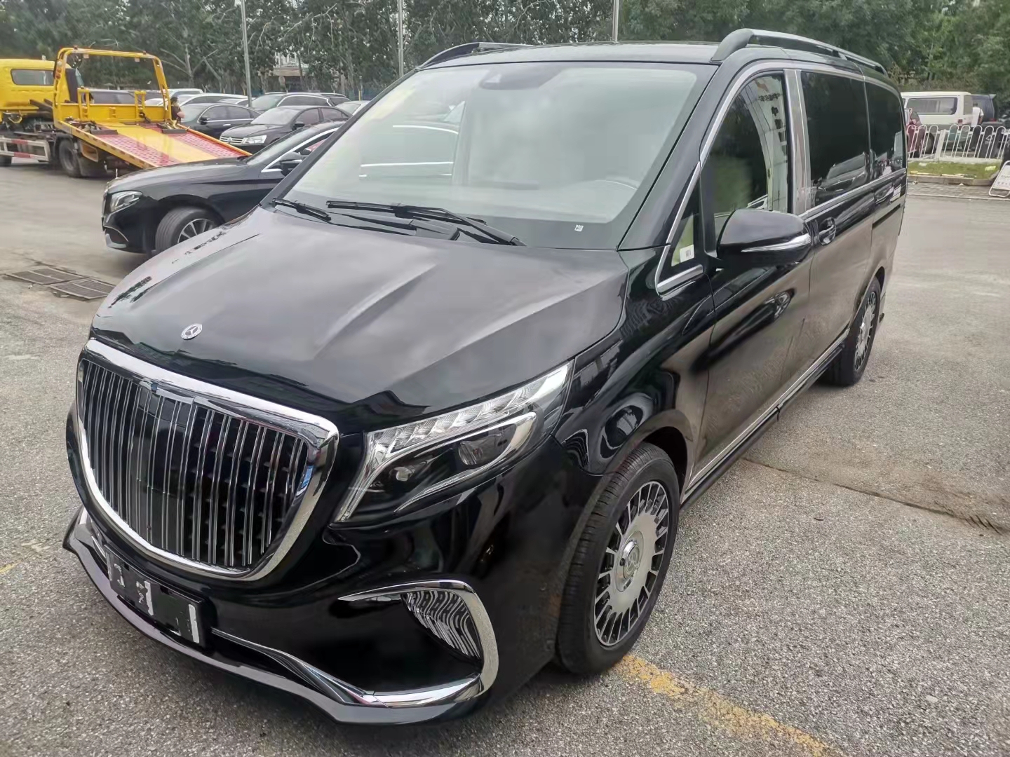 2021款邁巴赫奔馳V260商務(wù)7座  天津港現(xiàn)車隨時提