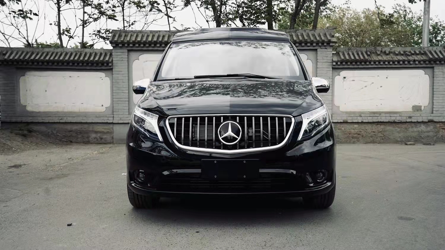 奔馳威霆高頂商務(wù)車  天津港保稅區(qū)隨時提車價優(yōu)