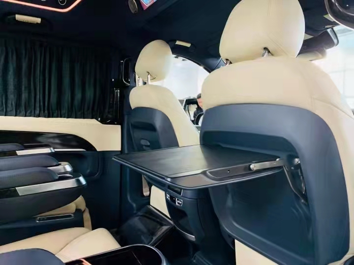 奔馳V260改裝高頂半隔斷商務(wù)車 天津港持續(xù)熱銷中