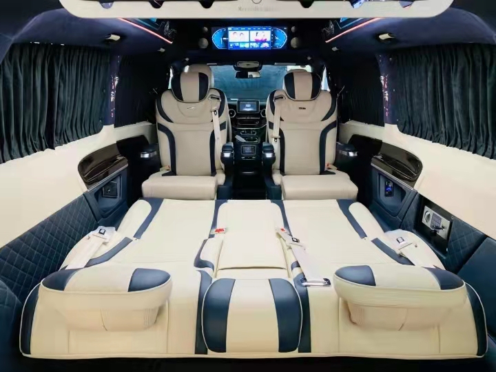 奔馳V260改裝高頂半隔斷商務(wù)車 天津港持續(xù)熱銷中