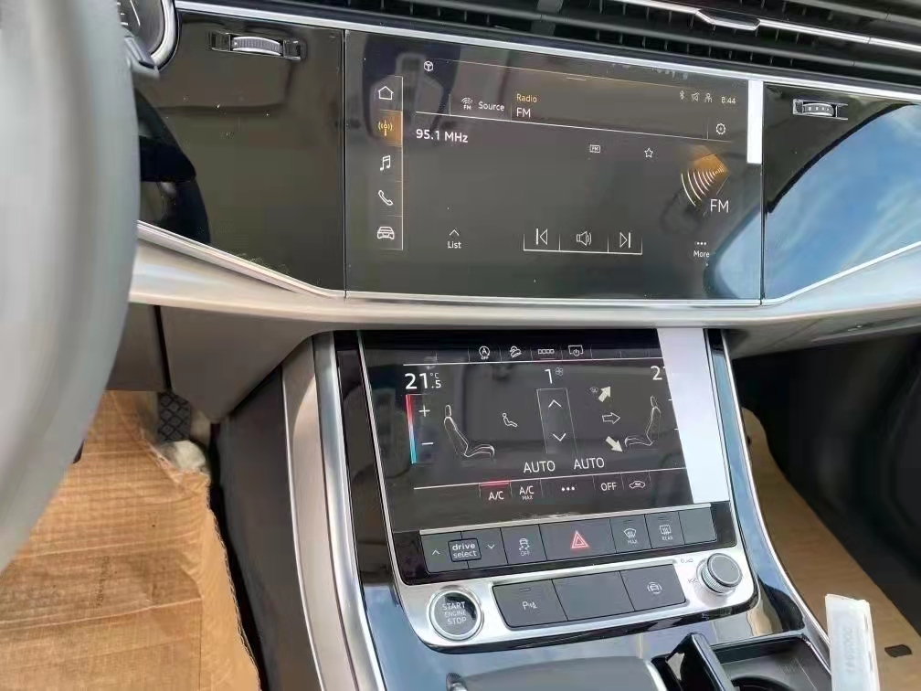  奧迪Q7 21款 2.0T 標(biāo)準(zhǔn)  天津港現(xiàn)車(chē)特惠60萬(wàn)