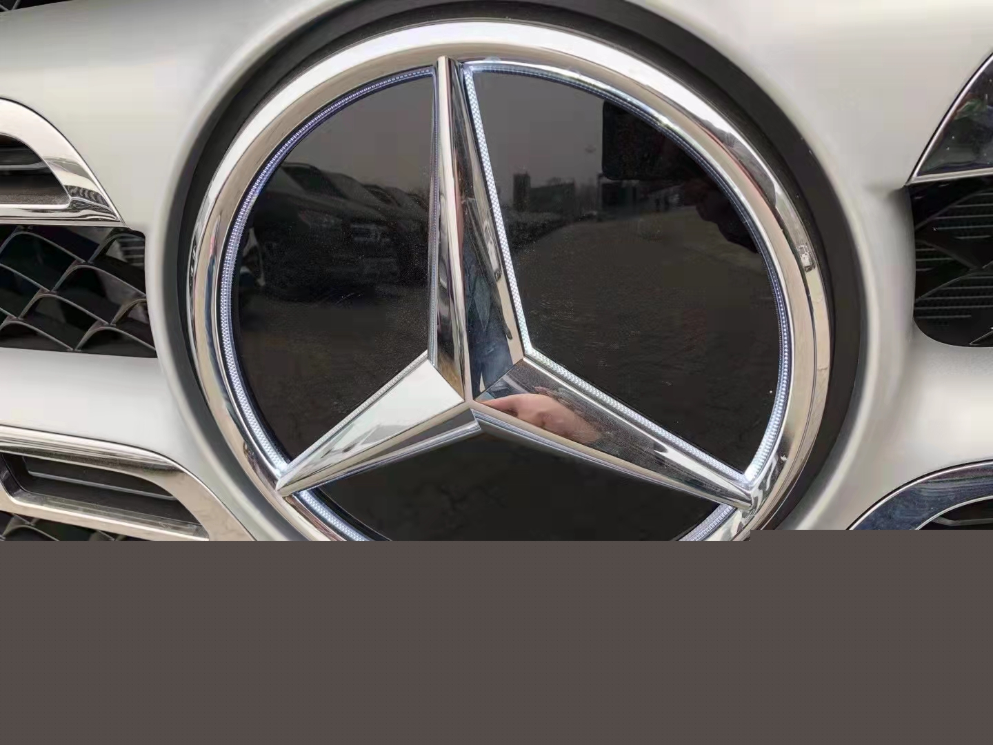 奔馳GLS450 21款 7座 全景21輪   天津港現(xiàn)車全國(guó)最新報(bào)價(jià)