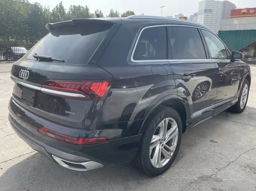 20款 奧迪Q7 Komfort舒適 雙十一期間現(xiàn)車最新報價68萬狂甩