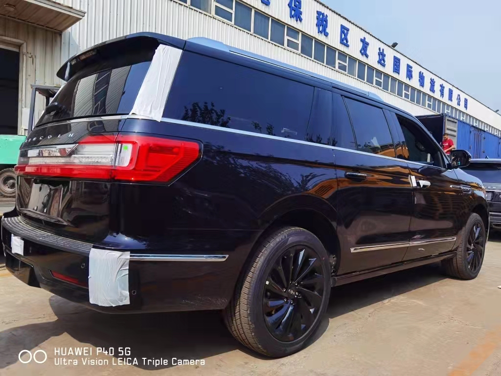 2021款林肯領(lǐng)航員 3.5T 四驅(qū) 長(zhǎng)軸 天津港秒底價(jià)銷售
